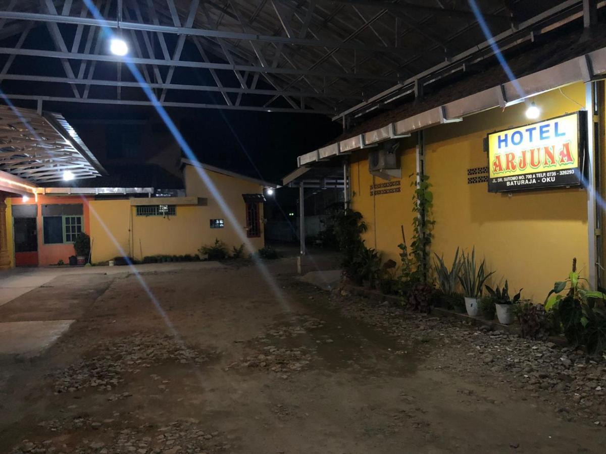 Hotel Arjuna Baturaja  Zewnętrze zdjęcie