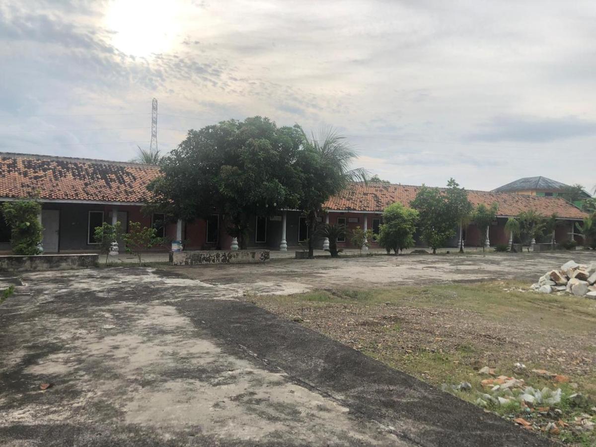 Hotel Arjuna Baturaja  Zewnętrze zdjęcie